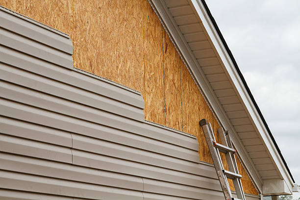 Professional Siding Inspection technician working in Bloxom, VA
